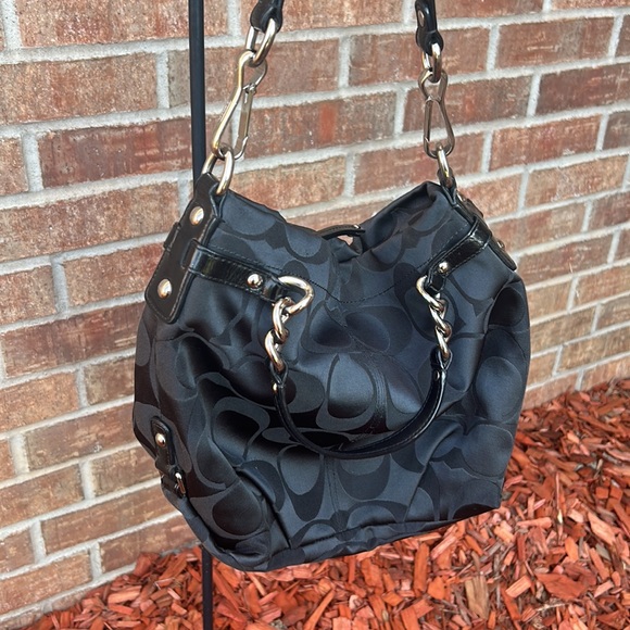 COACH Signature C Medium Black Hobo Satchel/Shoulder Bag đź’Ľ - Picture 4 of 16